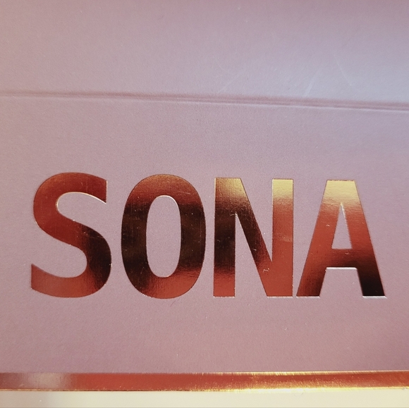 NWOAB SONA Lip Gloss - $10 FOR ALL (5 REMAINING) - Picture 2 of 7